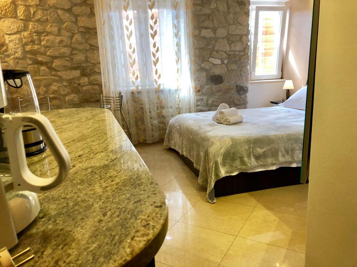 Apartments Feral Trogir Exterior photo